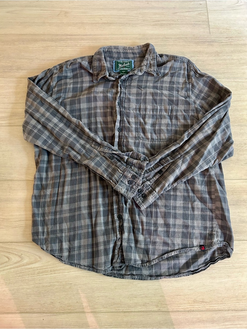 Vintage Woolrich Men’s Gray Plaid Flannel Shirt